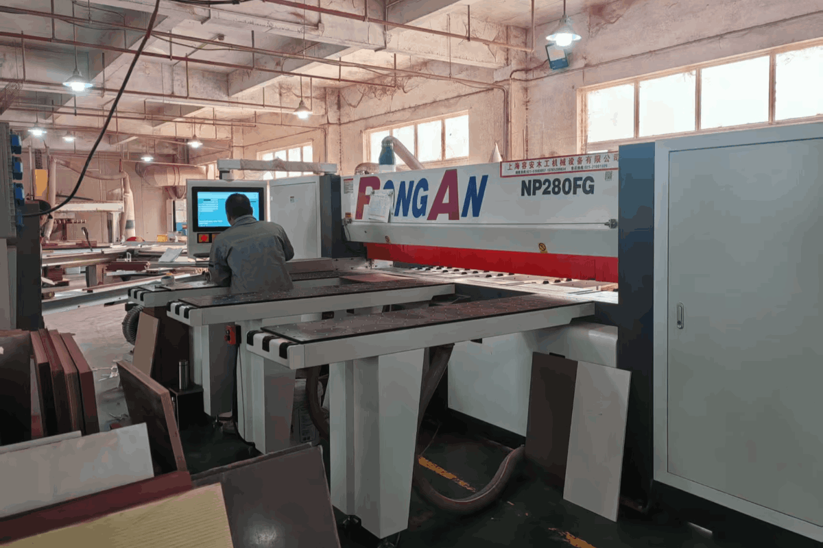 全自动电脑裁板锯——板式家具高精度数控开料锯设备｜上海容安木工机械